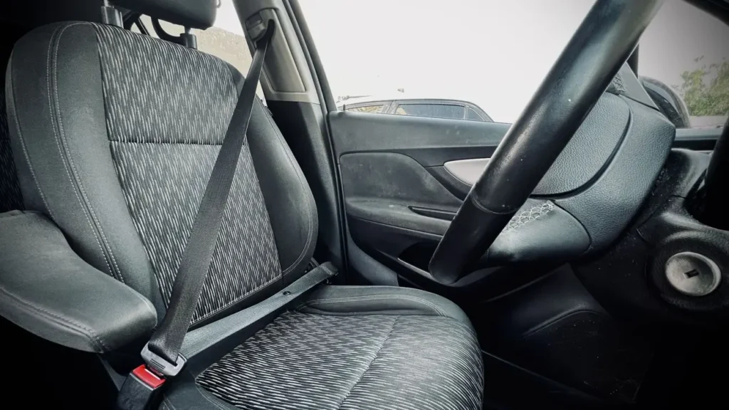 Как распознать угнанную машину под видом легальной: советы эксперта