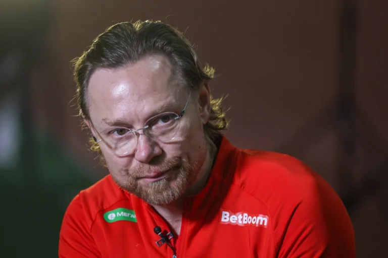 Карпин поделился ожиданиями от матча России с Ираном