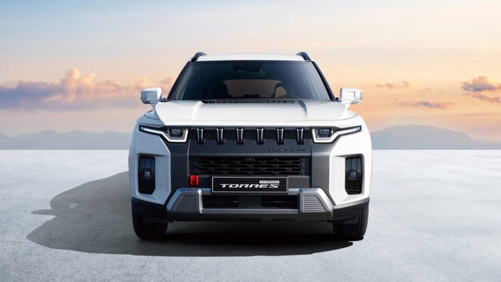 KGM представила Torres Hybrid - идеальный гибрид для британских дорог