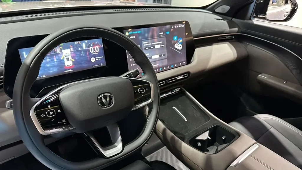 Китайские авто Changan и Geely подешевеют в России благодаря локализации