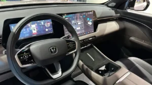 Китайские авто Changan и Geely подешевеют в России благодаря локализации