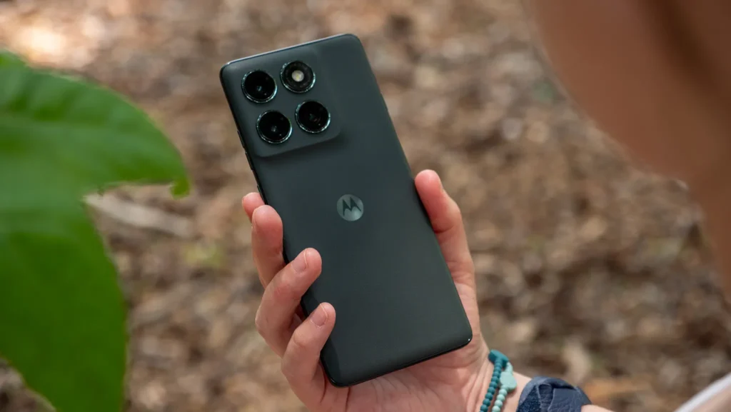 Китайский аналог iPhone Air: Moto X70 Air за 21,5 тыс. рублей