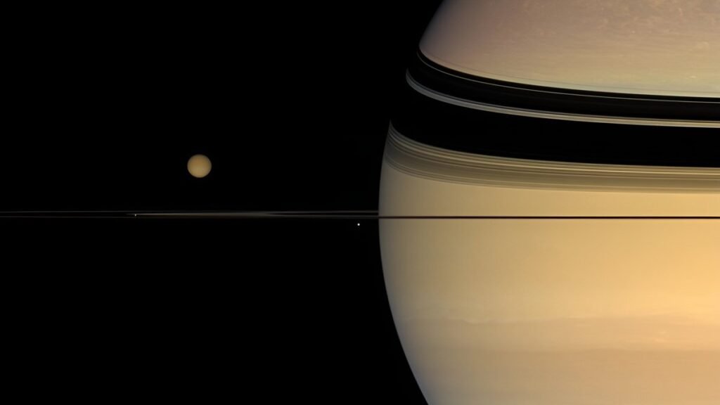 Кольца Сатурна станут невидимыми для землян в ноябре 2025 года