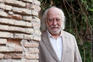 Ласло Краснахоркаи - Нобелевский лауреат по литературе 2025 года