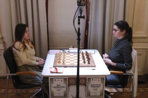 Лея Гарифуллина лидирует в Суперфинале чемпионата России по шахматам