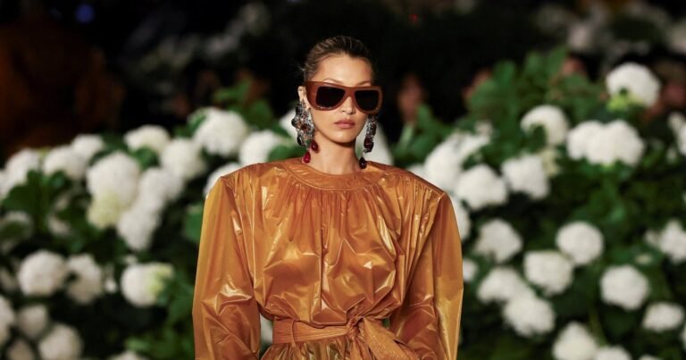 Марк Эйдельштейн на показе Saint Laurent в Париже: триумф стиля