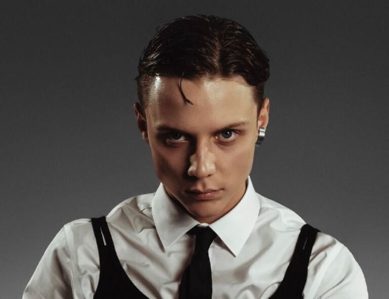 Мать Вани Дмитриенко рассказала о звёздной болезни сына