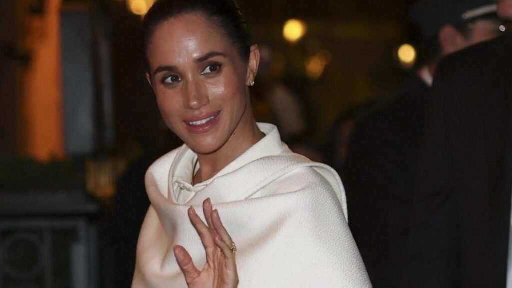 Меган Маркл сорвала показ Balenciaga в Париже