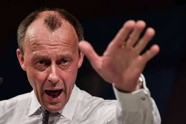 Мерц раскритиковал Орбана за позицию по Украине на саммите ЕС