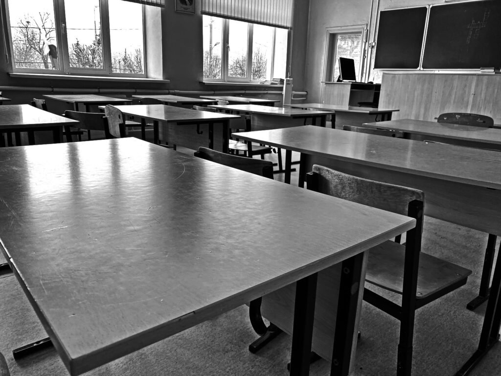 Минпросвещения РФ оценило идею введения 12-летнего обучения в школах