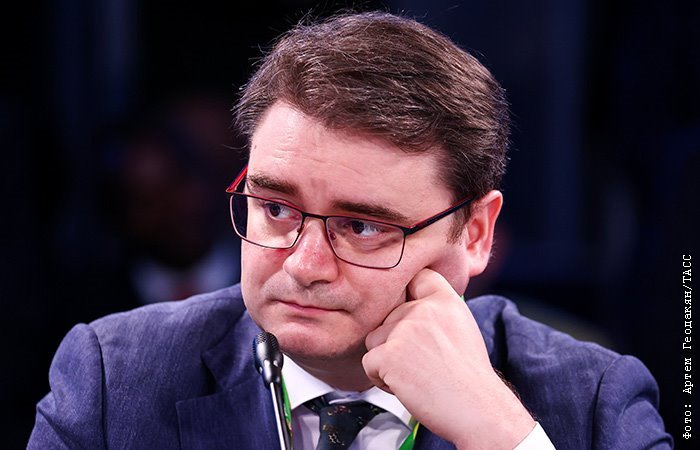 Мишустин освободил от должности первого замглавы Минпромторга Осьмакова