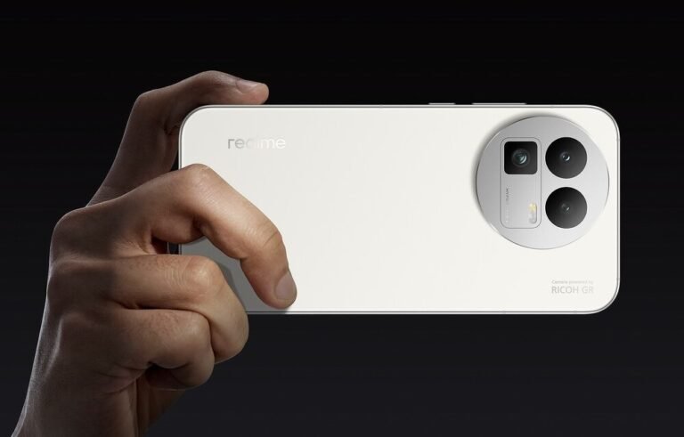 Новый флагман Realme GT8: ультрадешевый смартфон с огромной батареей и крутой камерой