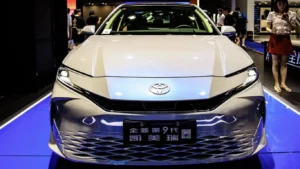 Обновлённая Toyota Camry 2025: цены, комплектации и характеристики в России