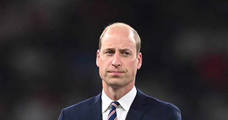 Принц Уильям заступился за принца Гарри: новые заявления о детстве и традициях