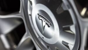 Продажи Tesla в 4 квартале: что изменится после отмены льготы $7500