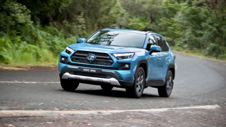 Продажи Toyota в РФ выросли на 50%: бренд вошел в ТОП-10