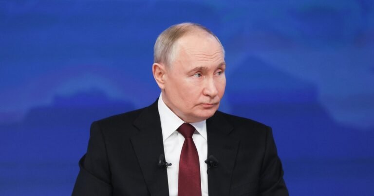 Путин посетил юбилей Михалкова: награда и слова отца