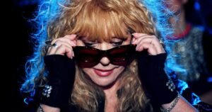 Раскрыты детали пособий Пугачевой в России