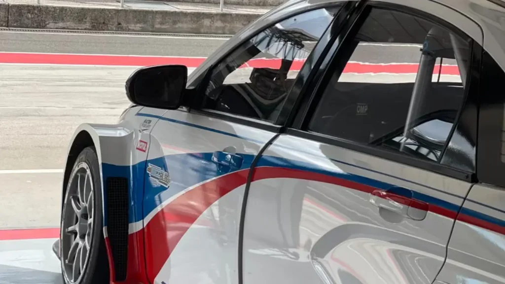 Редкая LADA Vesta WTCC 2017 года продается в Венгрии за 6,4 млн рублей