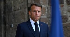 Рейтинг доверия к Макрону упал до исторического минимума