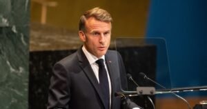 Рейтинг Макрона упал до 11%: политолог назвал причину