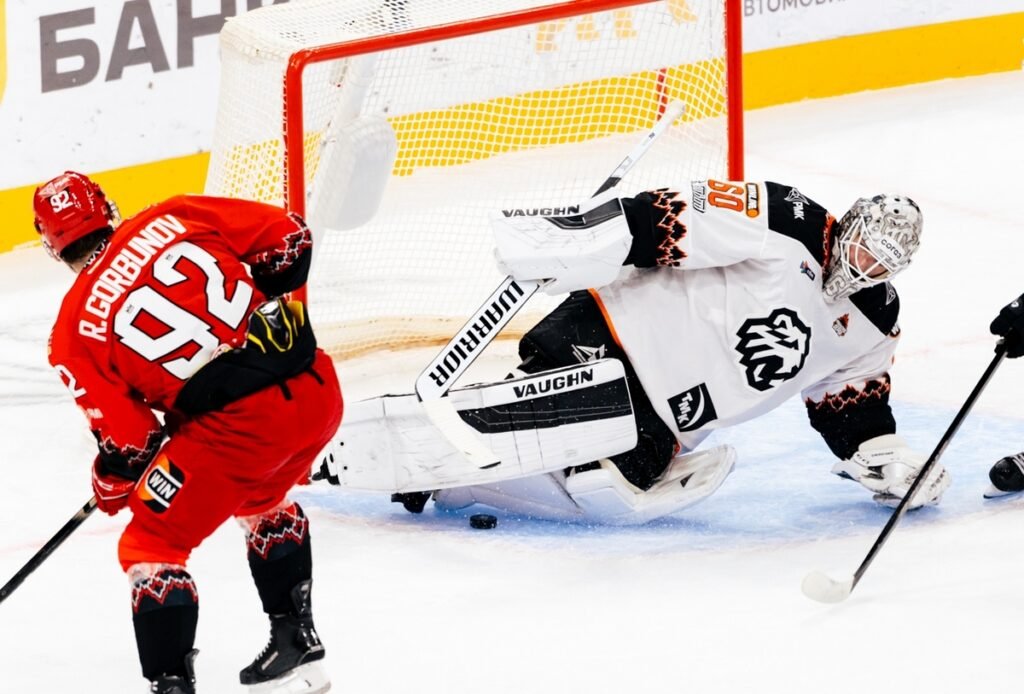 Роман Горбунов: лидер снайперов «Автомобилиста»