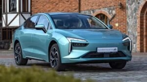 Российский электромобиль Amberavto A5 стал лидером продаж в сентябре 2025 года