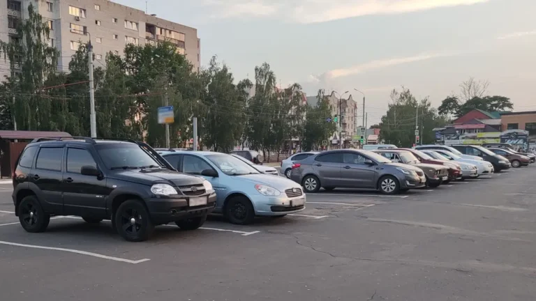 Рынок новых машин в России резко сократился на 22,8%