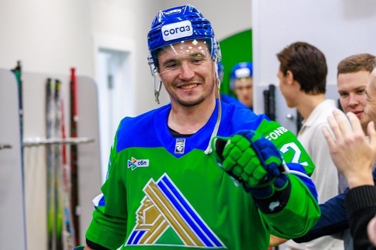 «Салават Юлаев» разгромил «Сибирь» благодаря дублю Хохлачёва