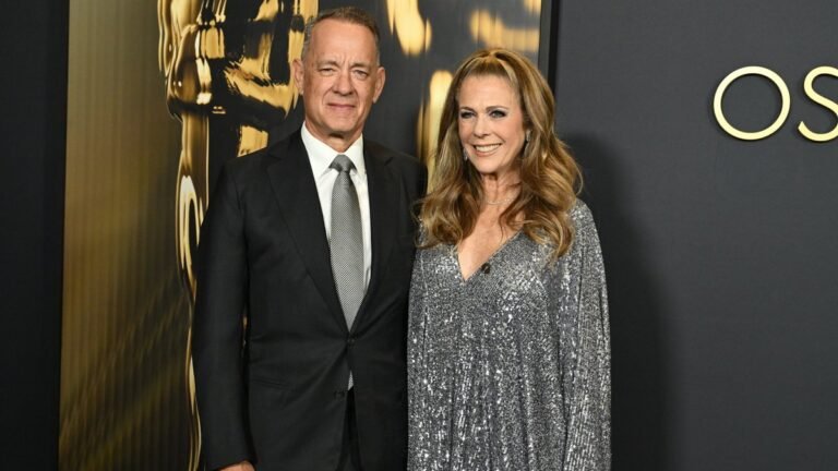 Том Хэнкс показал жену в купальнике на ее 69-летие