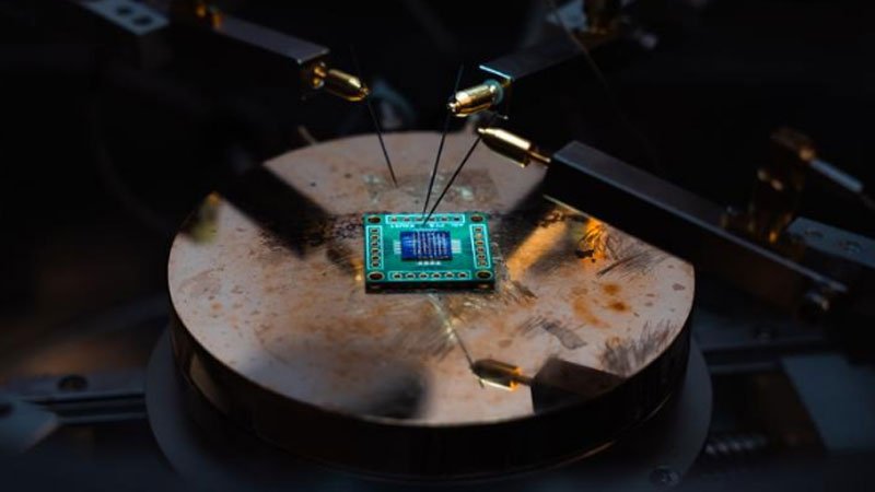 Учёные создали рекордную шестиуровневую гибридную микросхему