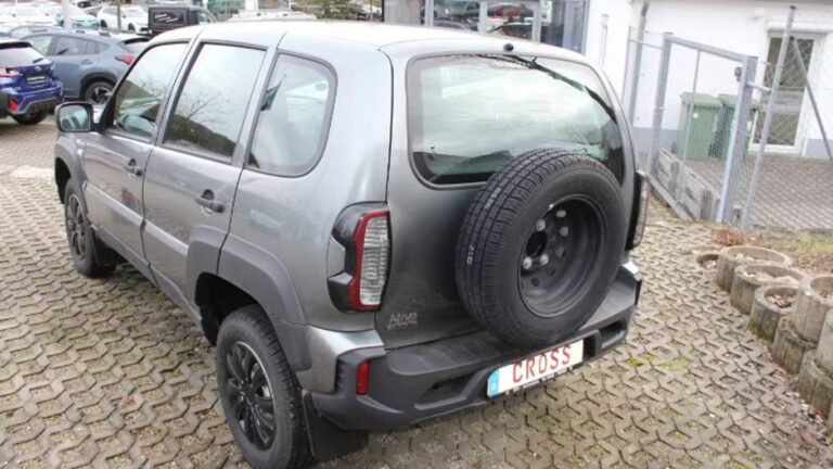 В Германии продают почти новый российский внедорожник LADA Niva