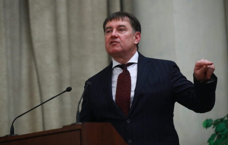 Виктор Момотов и сеть Marton: как председатель Совета судей связан с проституцией и отмыванием денег