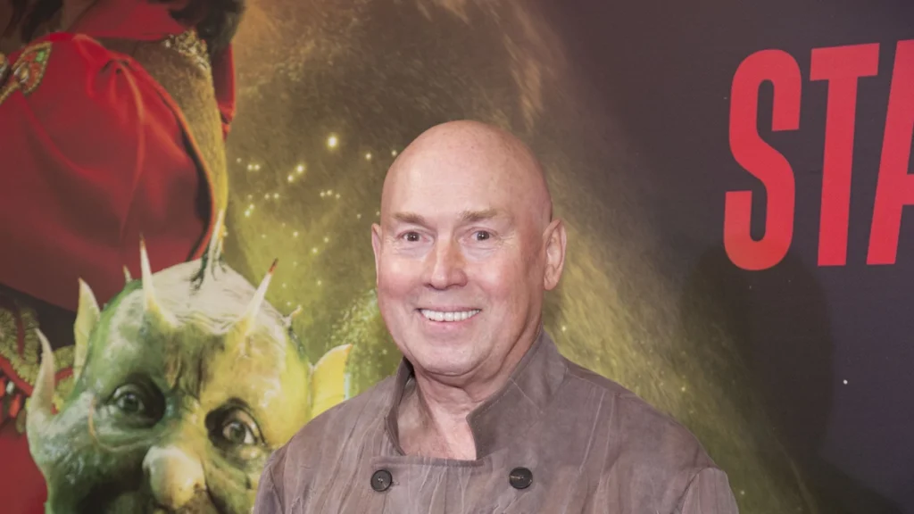 Виктору Сухорукову провели экстренную операцию из-за опухоли