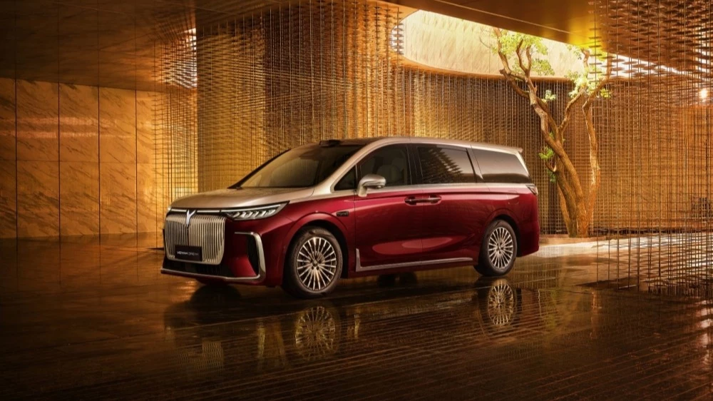 Voyah Dream+: Обновленный минивэн с передовыми технологиями