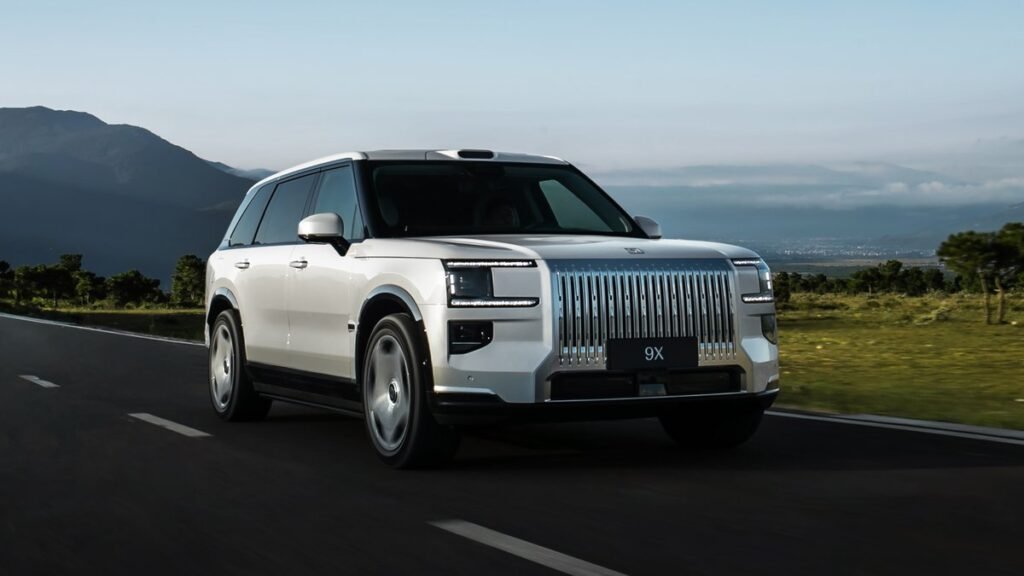 Zeekr флагманский кроссовер появился в продаже в России