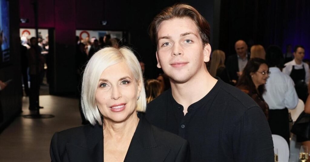 Звездные гости на премии «Виктория - StarHit»: Чеботина, Свиридова и Бузова