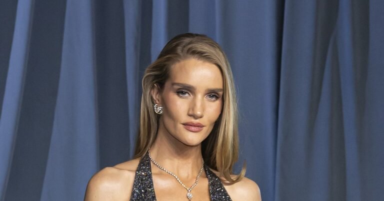 Звезды на гала-концерте: Лонгория в пайетках, Хантингтон-Уайтли с декольте