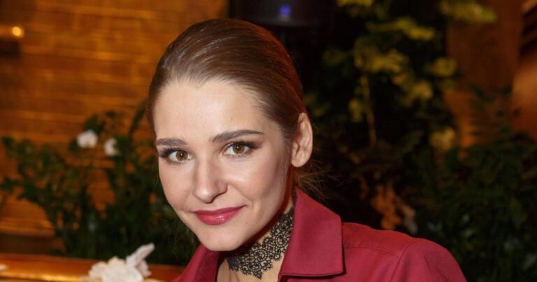 Звезды шоу-бизнеса поддержали Глафиру Тарханову после скандального инцидента