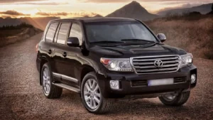 17-летний Toyota Land Cruiser 200 в идеальном состоянии продают за 10,5 млн рублей