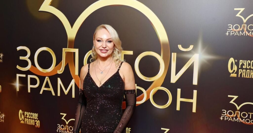 Алла Довлатова едва не потеряла украшения на миллионы рублей