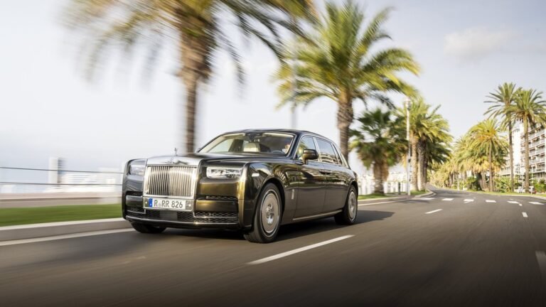Алла Пугачева продала свой Rolls-Royce Phantom в России