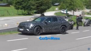 AMG представил первый электрокроссовер: мощный и без V8