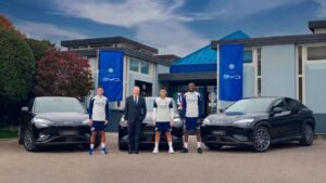 BYD выпустила 250 электрокроссоверов Sealion 7 для фанатов Интера