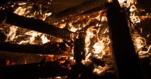 Число жертв пожара в Гонконге достигло 128