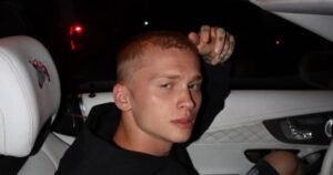 Даня Милохин: от блогера до курьера и боксера