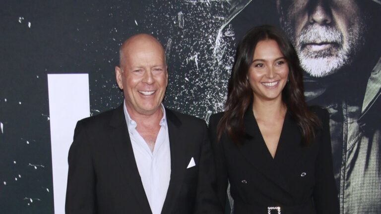 Деменция и поддержка: жена Брюса Уиллиса ответила критикам