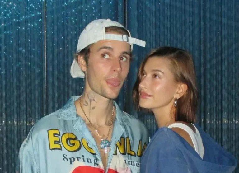 Джастин Бибер ответил на фото жены в бикини