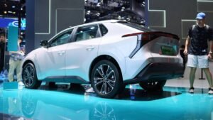 Электрический аналог RAV4 от Toyota: цены и характеристики