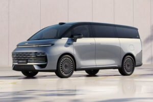 Geely Galaxy V900: Гибридный минивэн с расширенными возможностями